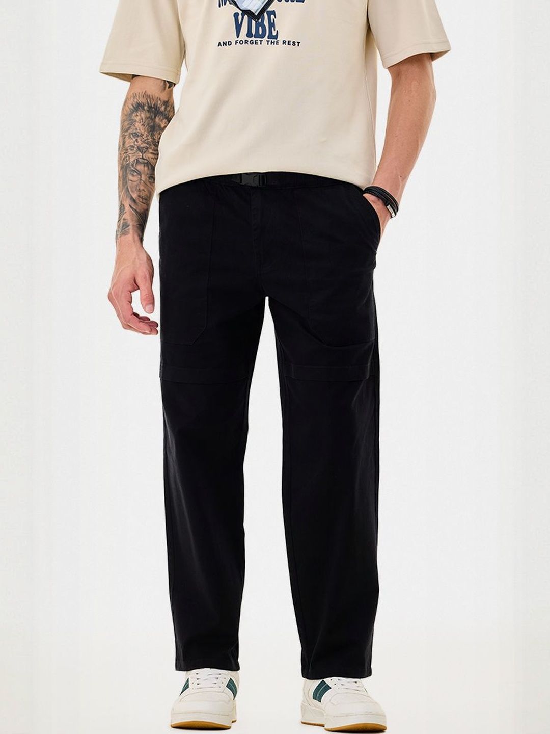 Snitch Men Cargos Trousers deal from myntra Snitch Men Cargos Trousers deal from myntra