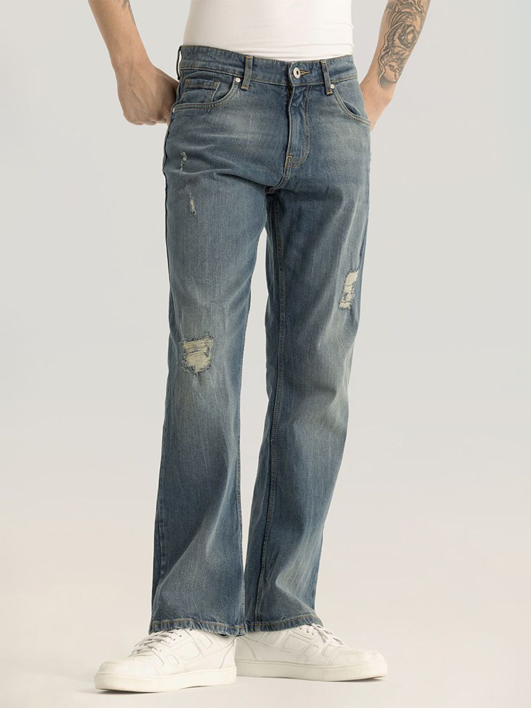 Snitch Mildly Distressed Heavy Fade Regular Fit Stretchable Jeans deal from myntra Snitch Mildly Distressed Heavy Fade Regular Fit Stretchable Jeans deal from myntra